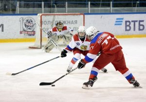 Хоккейный матч школьников России и Швеции