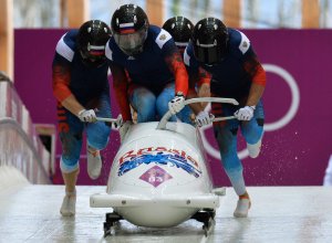 Американцам засчитали второе место на Олимпиаде в Сочи после того, как золото отобрали у российских бобслеистов