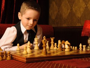Шахматы для детей: с какого возраста начинать, и какой от них толк
