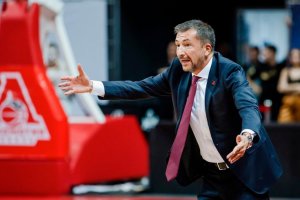 ПБК «Локомотив-Кубань» уволил итальянского тренера Луку Банки