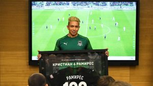 Кристиана Рамиреса поздравили с 100-м матчем за Футбольный клуб «Краснодар»